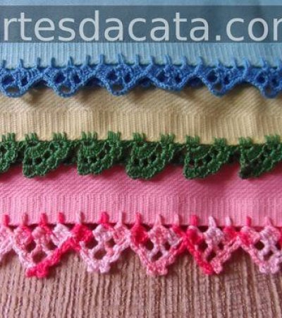 Toalhas com Bico de Crochê Simples Coloridos Combinando
