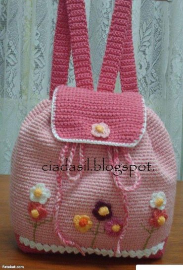 Bolsa Infantil de Crochê Rosa com Flores