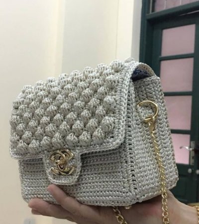 Bolsa de Mão Crochê Pérola com alça Dourada