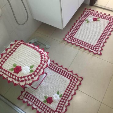 Jogo de Banheiro de Crochê Branco e Vermelho com Flores
