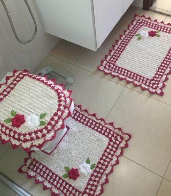 Jogo de Banheiro de Crochê Branco e Vermelho com Flores