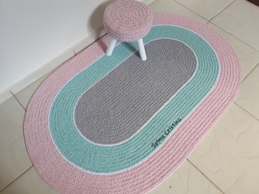 Tapete Oval de Crochê Infantil Rosa, Verde e Cinza