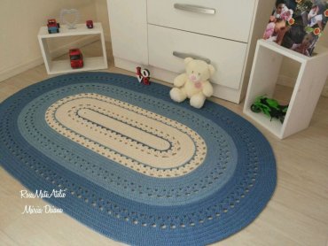 Tapete Oval de Crochê Infantil Azul e Creme