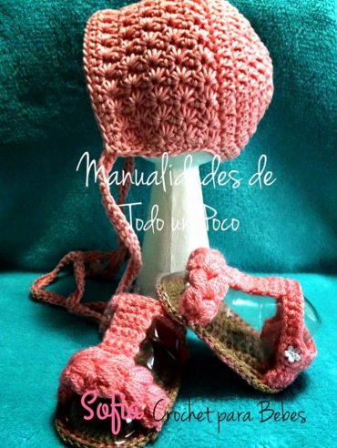 Touca Infantil de Crochê Rosa com Sandalhinha de Crochê