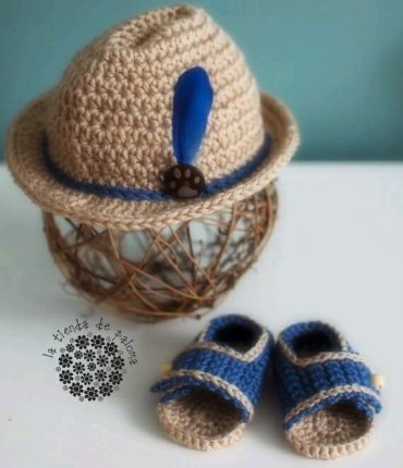 Chapéu Infantil de Crochê Marrom e Azul com Sapatinho