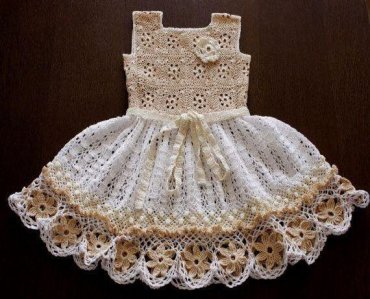 Vestido Infantil de Crochê Branco e Bege