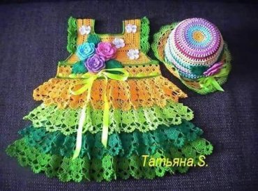 Vestido Infantil de Crochê Verde e Laranja